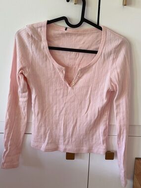 Women's Light Pink Long-Sleeve Ribbed Henley Top